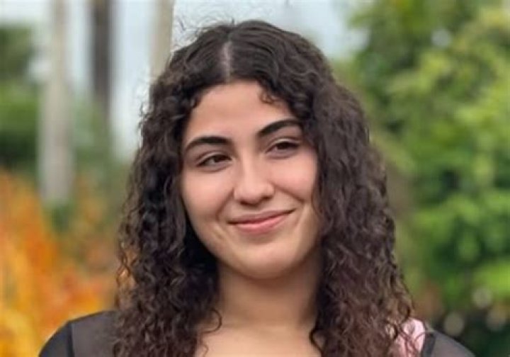 VivaBlog | Ameerah Navalua - Bio, Age, Wiki, Facts and Family